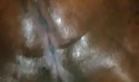 Asiático ojo negro muñeca con el video porno casero real pan en el coño peludo