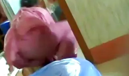 Medias xxx caseros gratis de estudiante tienen cáncer en el sofá y da adulto
