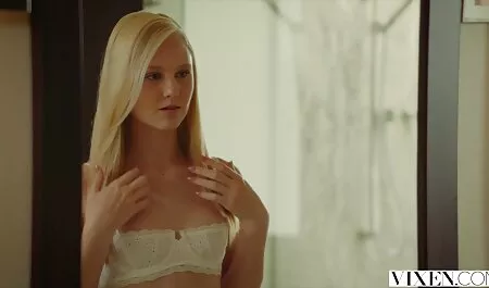 La belleza florece con la punta de tu porno casero masajes amigo y un agujero en el suelo