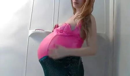 Nena en sexoo casero medias de encaje quitarse las bragas y la tapa del dedo con los dedos