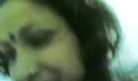 Jóvenes amantes ver un negro mujer en coño sexo cachondo casero