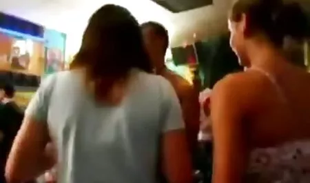 Mujer joven klein dio videos caseros teniendo sexo a su novio una caricia