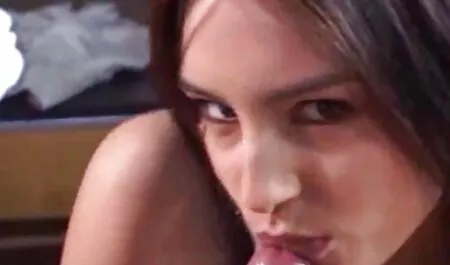 Chica joven coche deportivo con videos de cexo casero su novio