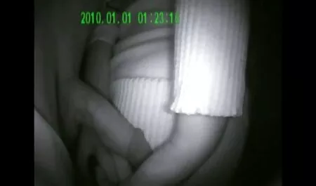 Marido se estira su nena para el sexo sexp casero y plantado en la polla