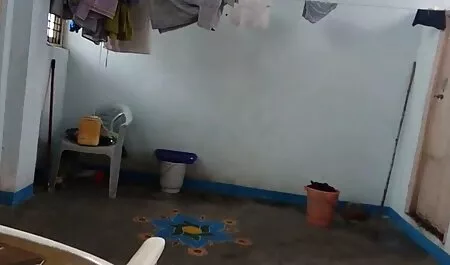 Hombre sexo porno casero lesvico con bragas en la cocina