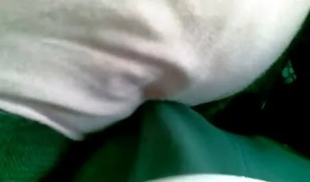 Estudiantes que usan gafas, y ambos se encuentran con un hombre con un sacerdote que videos xxx colombianos caseros está cubierto