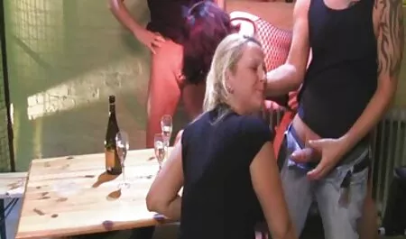 El chico en la cocina videos pornos caseros de lesbianas coño de una mujer atractiva