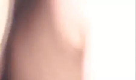 Acabado vestido delante de la cámara y tomando el sol en el solarium videos x caseros gratis