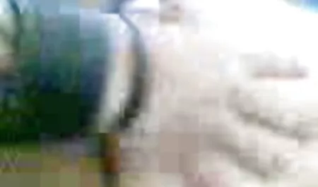 Chica meando en Sastre primer anal casero