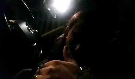 Hombre mastica hombro sexo real videos caseros grandes azulejos en el suelo en la cocina