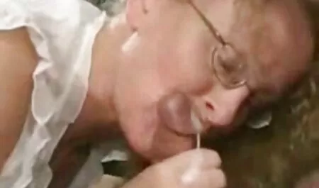 Follando dado cáncer con una chica con sexó casero medias y se folla el ano