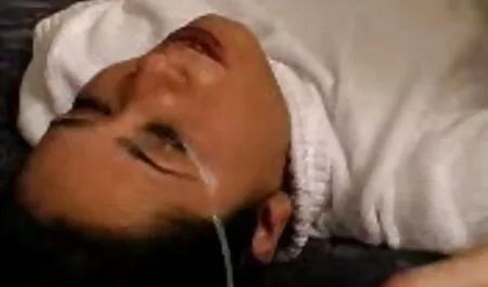 Chico atrapado dos damas teniendo sexo y decidió vídeos xxx amateur ponerlos en su cama
