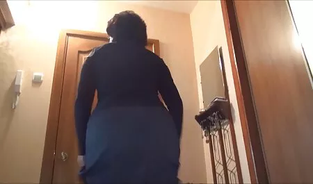 Una madre haciendo deporte, xeso casero yoga y por su culo a una joven amante